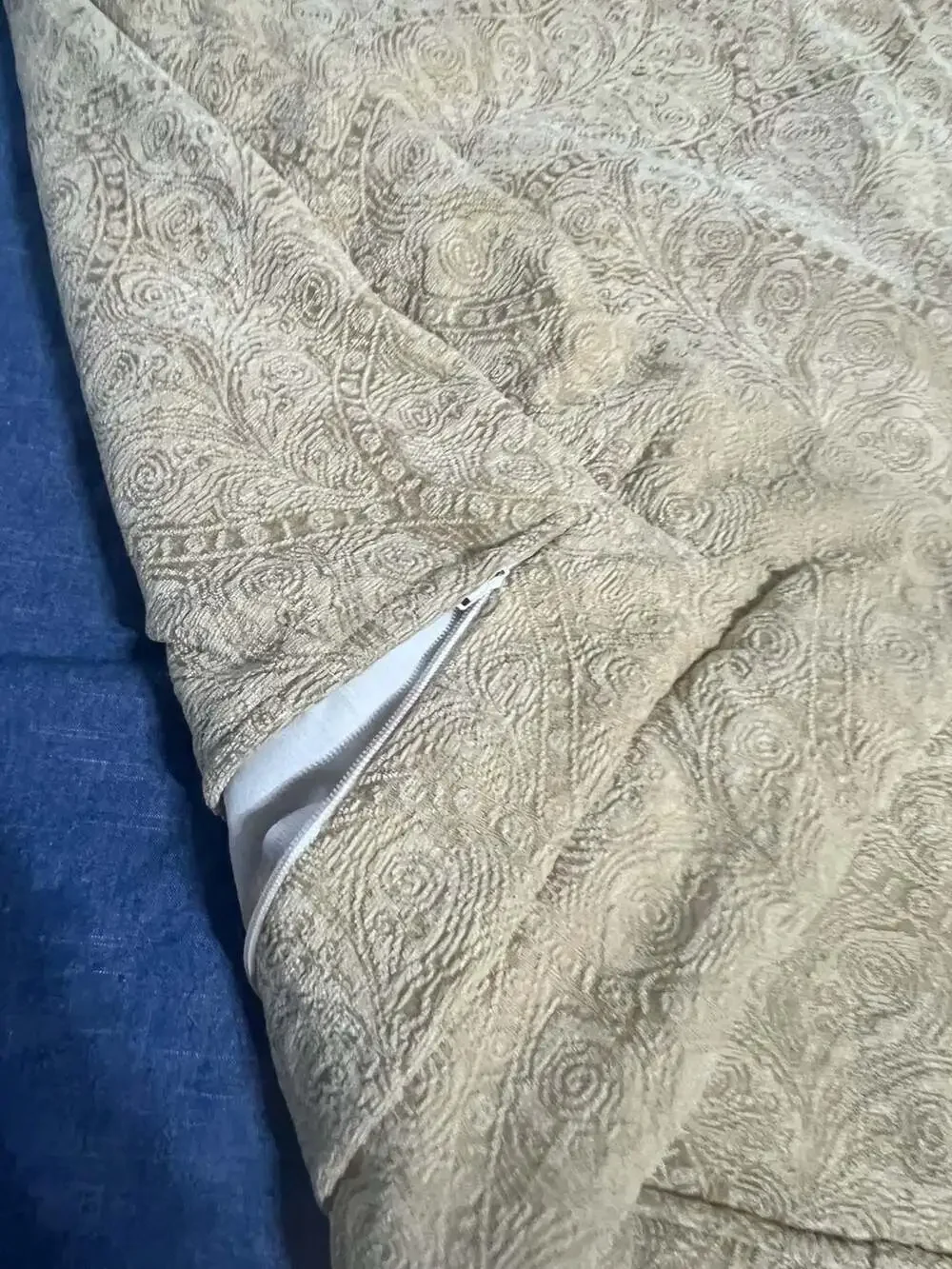 Set of 2 Beige Damask Jacquard Pillow Shams with Flanged Edges xl